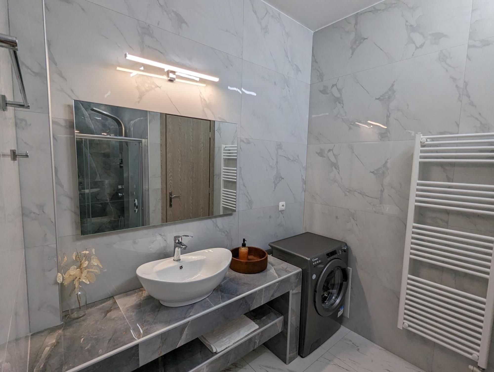 Seasons Luxury Apartment *